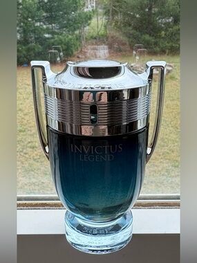 Invictus Legend Blue Glass Trophy Bottle -